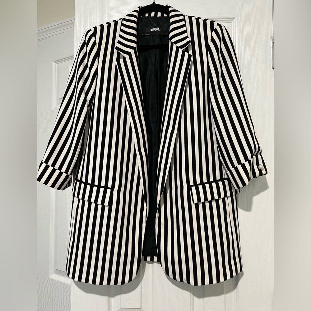 Stripped Zara Blazer with Pearl details